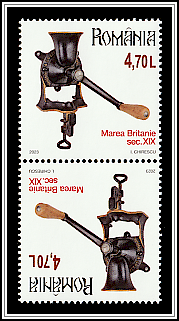 Tête-bêche pair, bottom edges adjacent